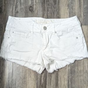 White American Eagle shorts
